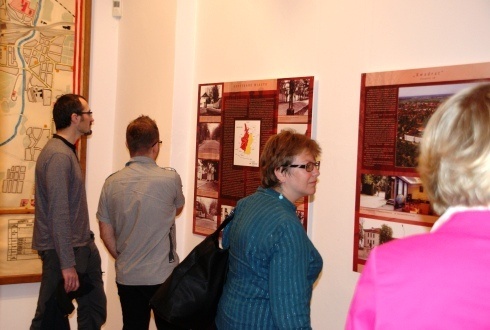 W 20. rocznicę wyjścia obcych wojsk z Legnicy: Rajd pieszy &bdquo;Śladami Małej Moskwy&rdquo; i otwarcie wystawy &bdquo;Odzyskane miasto&rdquo;